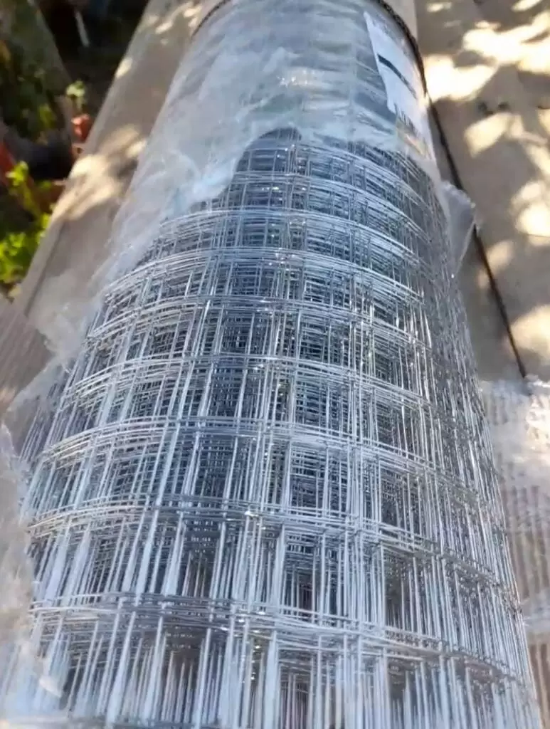 Сетка сварная оцинкованная, ячейка 25х25 мм (рулон 1х25 м) толщина 0,6мм: купить оптом и в розницу в интернет магазине Сталь Крепеж - размеры, цены, характеристики. Сетка сварная оцинкованная, ячейка 25х25 мм (рулон 1х25 м) толщина 0,6мм оптом и в розницу на сайте Сталь Крепеж