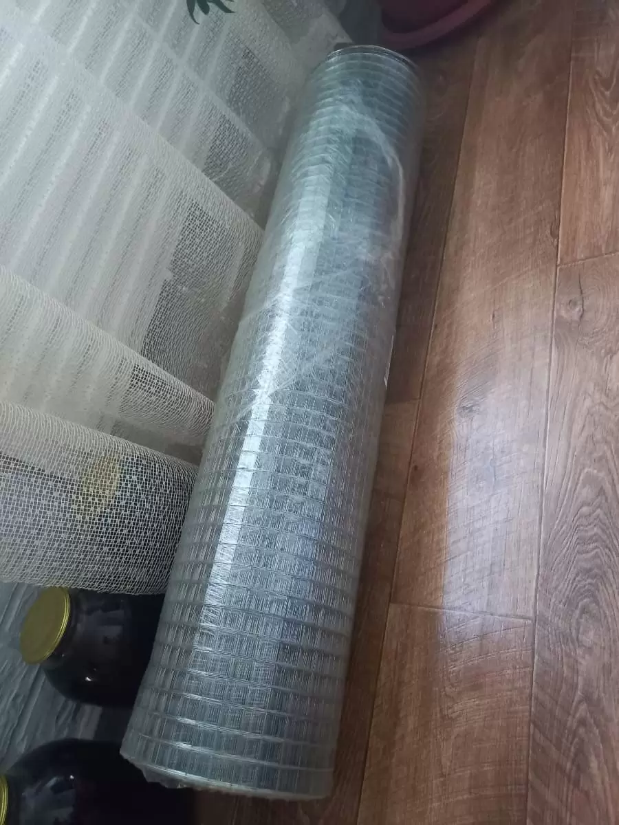 Сетка сварная оцинкованная, ячейка 20х20 мм, толщина 0,6 мм, (рулон 1х25 м): купить оптом и в розницу в интернет магазине Сталь Крепеж - размеры, цены, характеристики. Сетка сварная оцинкованная, ячейка 20х20 мм, толщина 0,6 мм, (рулон 1х25 м) оптом и в розницу на сайте Сталь Крепеж