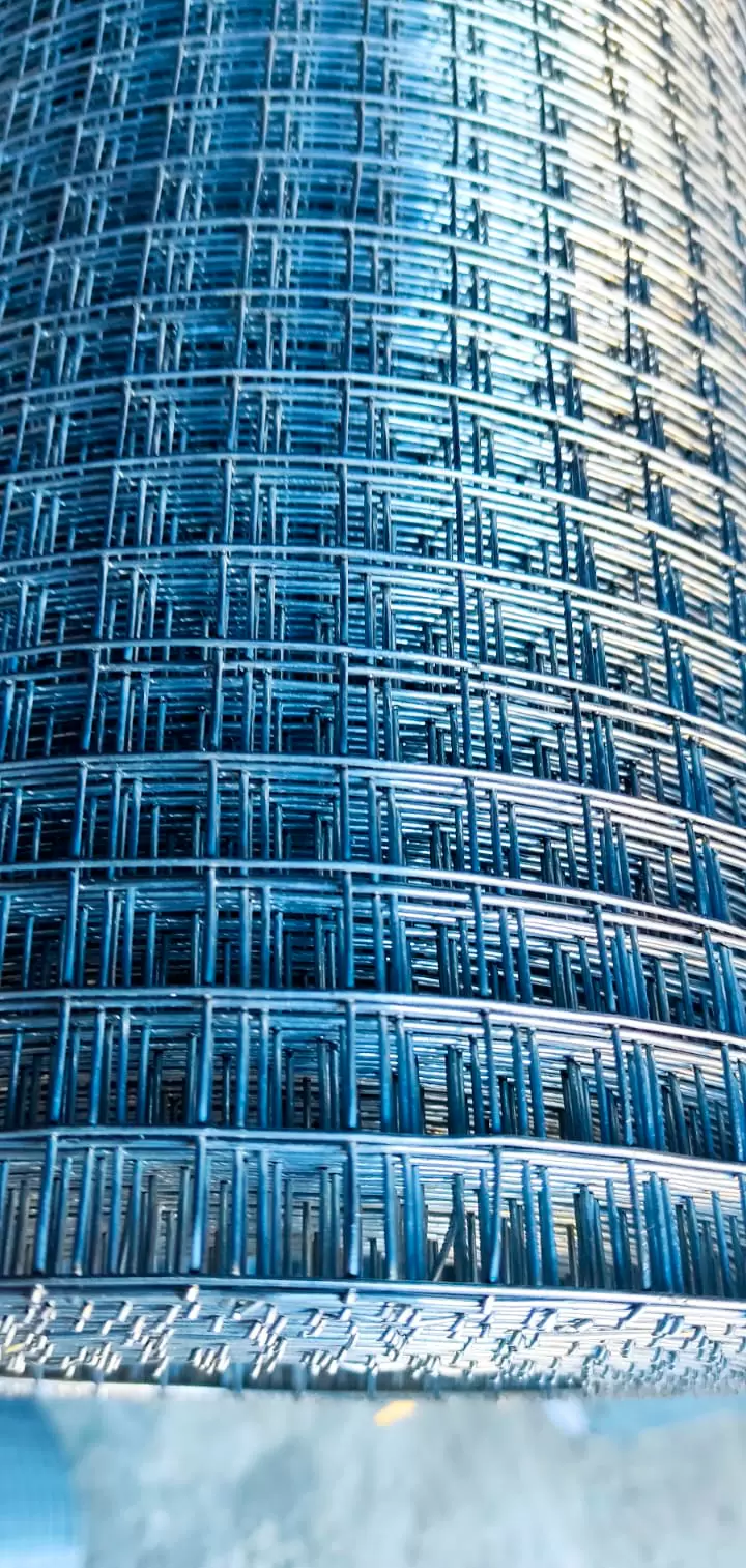 Сетка сварная, ячейка 12х12 мм (рулон 1х15 м) толщина 1мм, оцинкованная: купить оптом и в розницу в интернет магазине Сталь Крепеж - размеры, цены, характеристики. Сетка сварная, ячейка 12х12 мм (рулон 1х15 м) толщина 1мм, оцинкованная оптом и в розницу на сайте Сталь Крепеж