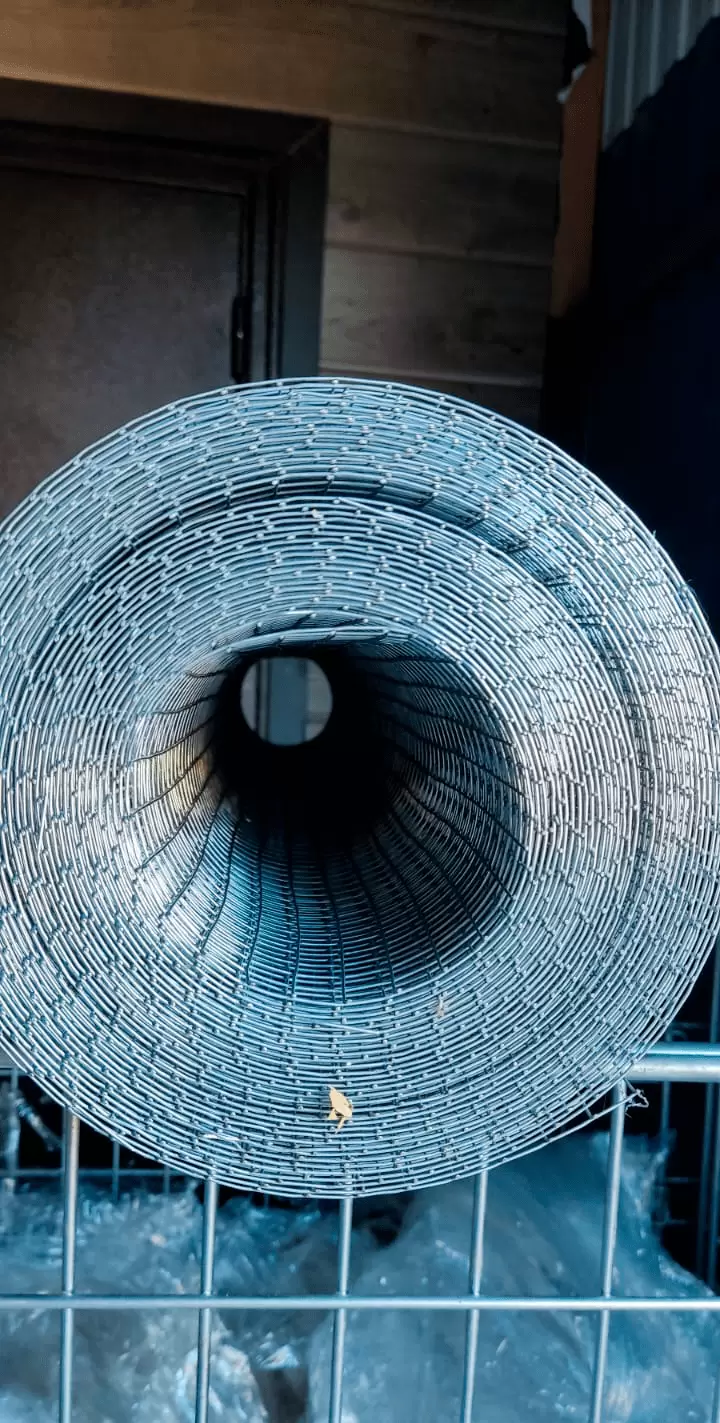 Сетка сварная, ячейка 12х12 мм (рулон 1х15 м) толщина 1мм, оцинкованная: купить оптом и в розницу в интернет магазине Сталь Крепеж - размеры, цены, характеристики. Сетка сварная, ячейка 12х12 мм (рулон 1х15 м) толщина 1мм, оцинкованная оптом и в розницу на сайте Сталь Крепеж