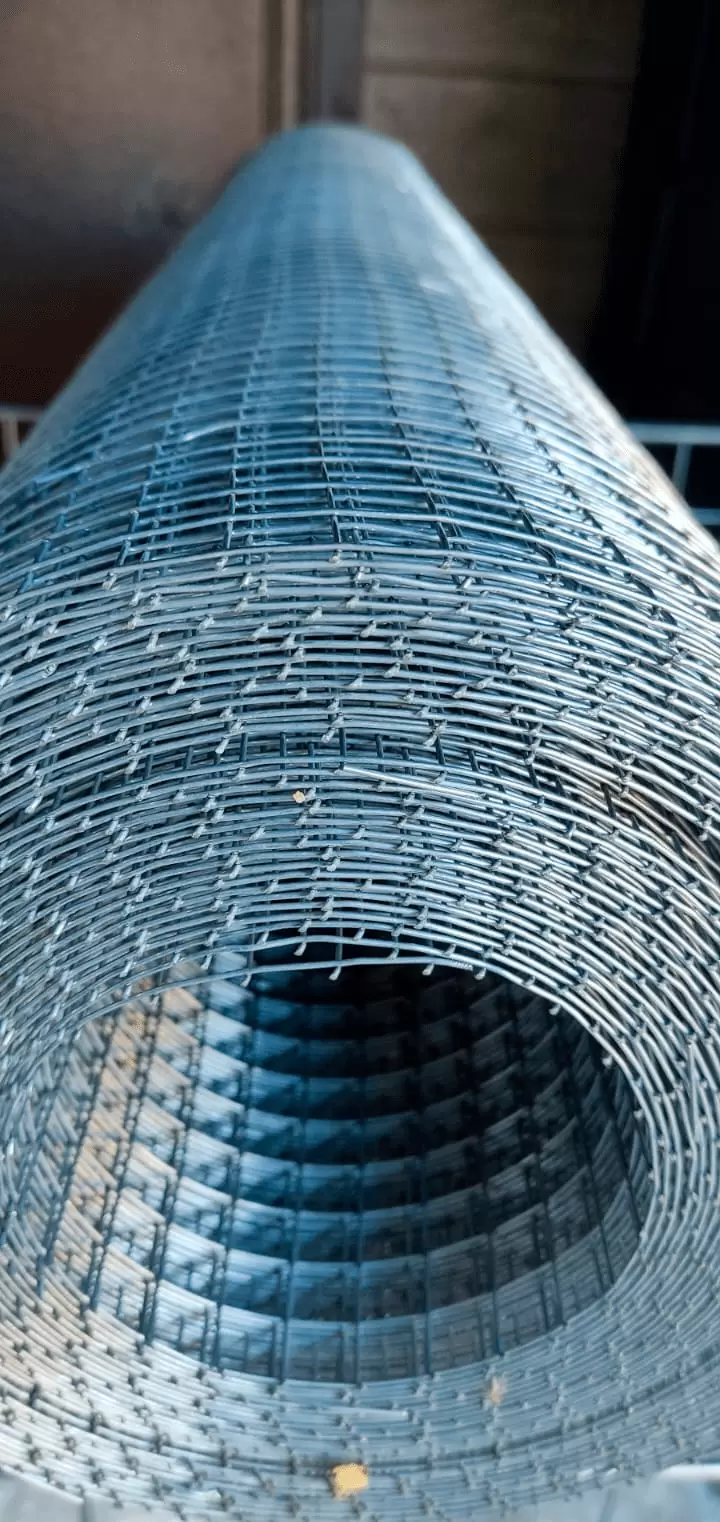 Сетка сварная, ячейка 12х12 мм (рулон 1х15 м) толщина 1мм, оцинкованная: купить оптом и в розницу в интернет магазине Сталь Крепеж - размеры, цены, характеристики. Сетка сварная, ячейка 12х12 мм (рулон 1х15 м) толщина 1мм, оцинкованная оптом и в розницу на сайте Сталь Крепеж