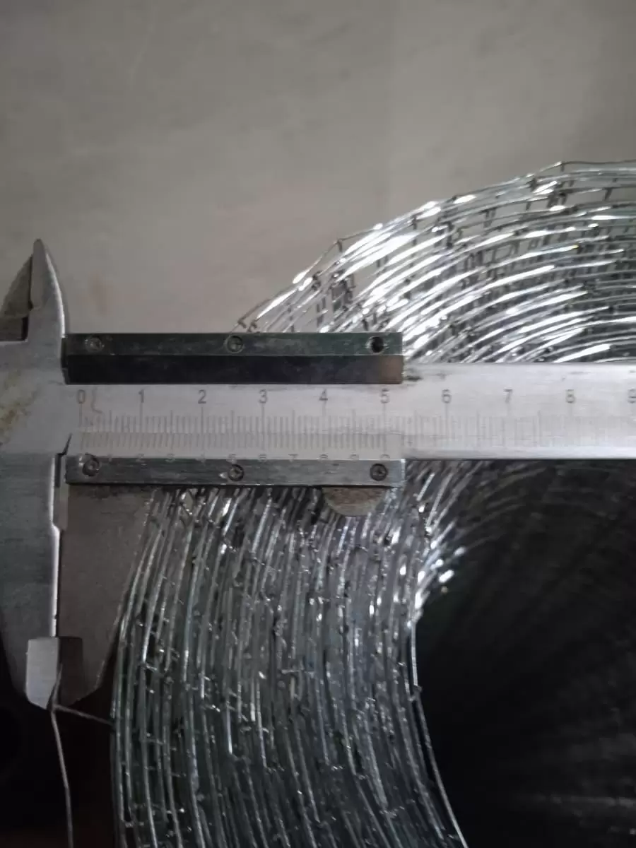 Сетка сварная, ячейка 25х25 мм (рулон 1х25 м) толщина 0,8мм, оцинкованная: купить оптом и в розницу в интернет магазине Сталь Крепеж - размеры, цены, характеристики. Сетка сварная, ячейка 25х25 мм (рулон 1х25 м) толщина 0,8мм, оцинкованная оптом и в розницу на сайте Сталь Крепеж