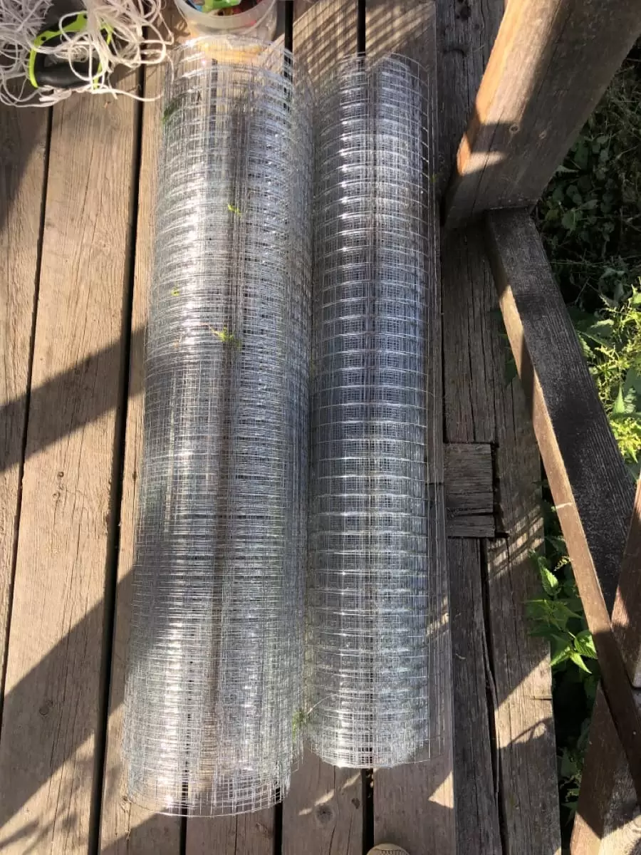 Сетка сварная, ячейка 20х20 мм (рулон 1х25 м) толщина 0,8мм, оцинкованная: купить оптом и в розницу в интернет магазине Сталь Крепеж - размеры, цены, характеристики. Сетка сварная, ячейка 20х20 мм (рулон 1х25 м) толщина 0,8мм, оцинкованная оптом и в розницу на сайте Сталь Крепеж