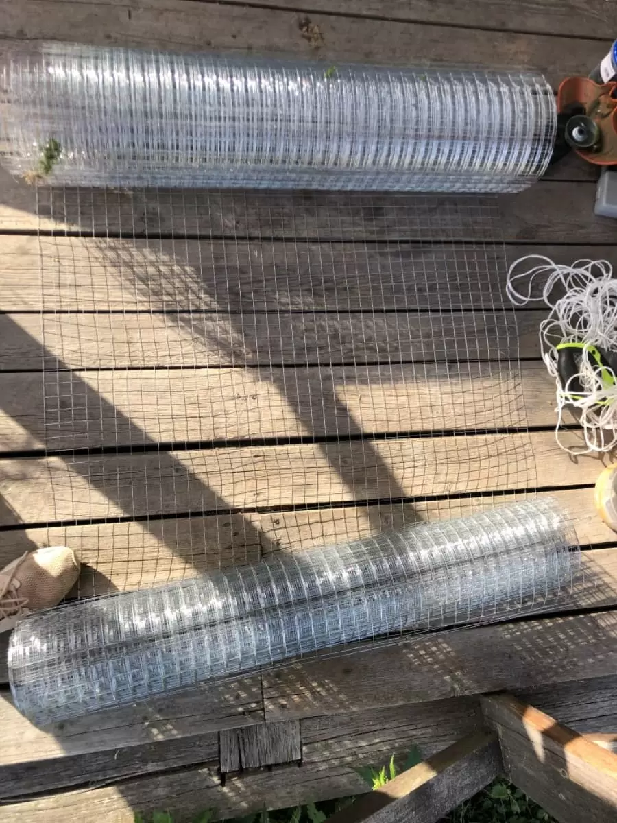 Сетка сварная, ячейка 20х20 мм (рулон 1х25 м) толщина 0,8мм, оцинкованная: купить оптом и в розницу в интернет магазине Сталь Крепеж - размеры, цены, характеристики. Сетка сварная, ячейка 20х20 мм (рулон 1х25 м) толщина 0,8мм, оцинкованная оптом и в розницу на сайте Сталь Крепеж