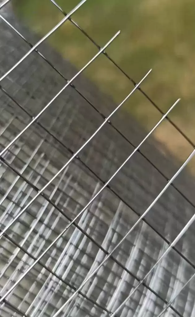 Сетка сварная, ячейка 10х10мм, толщина 0,6 мм (рулон 1х15 м) оцинкованная от грызунов: купить оптом и в розницу в интернет магазине Сталь Крепеж - размеры, цены, характеристики. Сетка сварная, ячейка 10х10мм, толщина 0,6 мм (рулон 1х15 м) оцинкованная от грызунов оптом и в розницу на сайте Сталь Крепеж