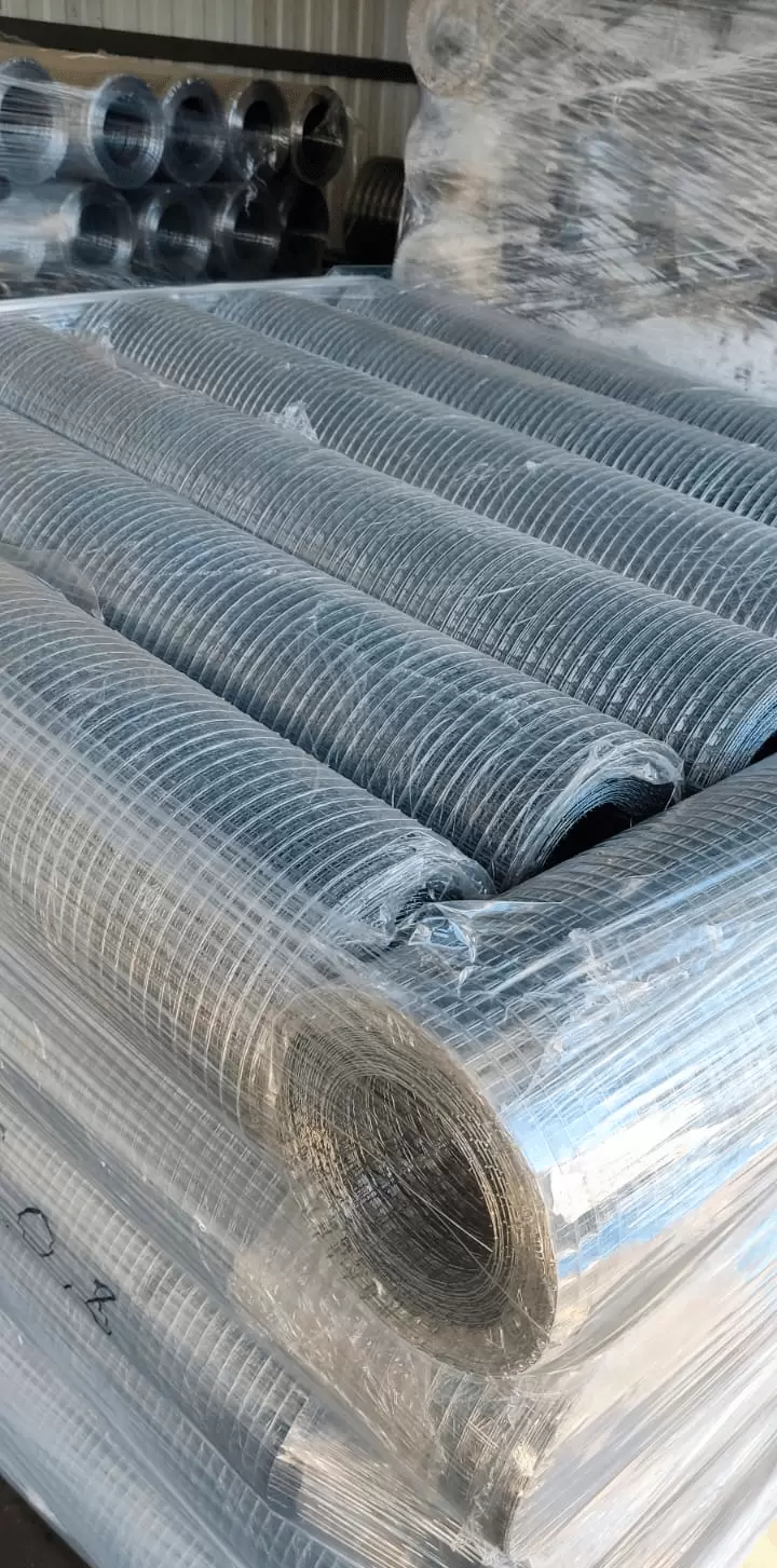 Сетка сварная, ячейка 12х12 мм (рулон 1х15 м) толщина 0,8мм, оцинкованная: купить оптом и в розницу в интернет магазине Сталь Крепеж - размеры, цены, характеристики. Сетка сварная, ячейка 12х12 мм (рулон 1х15 м) толщина 0,8мм, оцинкованная оптом и в розницу на сайте Сталь Крепеж