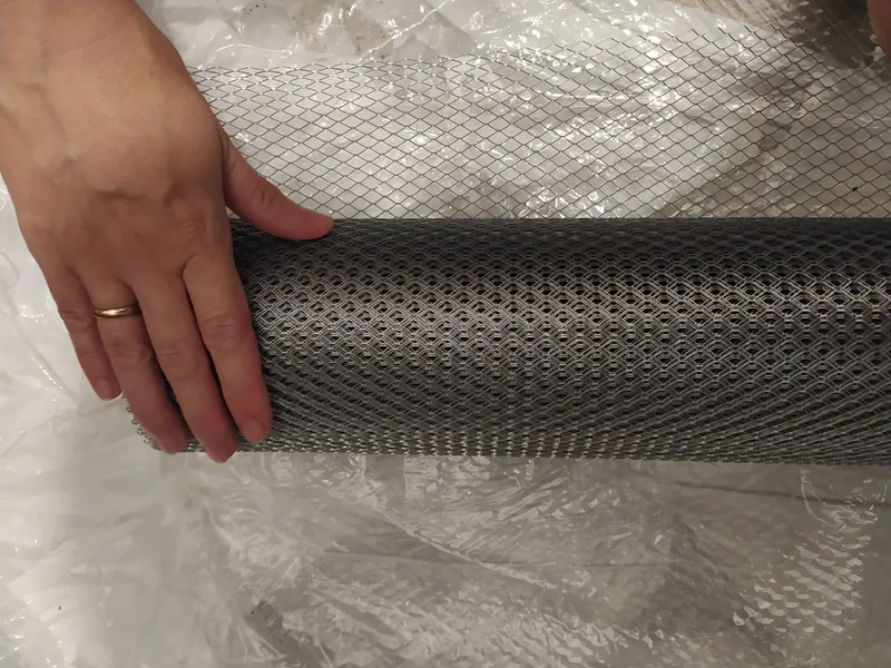 Сетка 15 х 15 мм 1х10м ЦПВС от грызунов оцинкованная рулон / просечно-вытяжная / для защиты каркасного дома, для вентиляции, для теплицы для грядок / от мышей, крыс, кротов, птиц: купить оптом и в розницу в интернет магазине Сталь Крепеж - размеры, цены, характеристики. Сетка 15 х 15 мм 1х10м ЦПВС от грызунов оцинкованная рулон / просечно-вытяжная / для защиты каркасного дома, для вентиляции, для теплицы для грядок / от мышей, крыс, кротов, птиц оптом и в розницу на сайте Сталь Крепеж