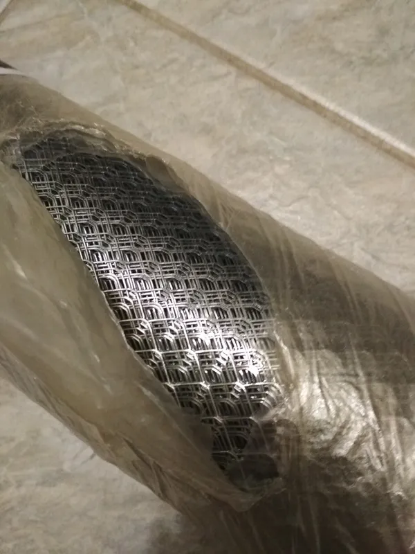 Сетка 8 х 8 мм 1х10м ЦПВС от грызунов оцинкованная рулон / просечно-вытяжная / для защиты каркасного дома, для вентиляции, для теплицы для грядок / от мышей, крыс, кротов, птиц: купить оптом и в розницу в интернет магазине Сталь Крепеж - размеры, цены, характеристики. Сетка 8 х 8 мм 1х10м ЦПВС от грызунов оцинкованная рулон / просечно-вытяжная / для защиты каркасного дома, для вентиляции, для теплицы для грядок / от мышей, крыс, кротов, птиц оптом и в розницу на сайте Сталь Крепеж